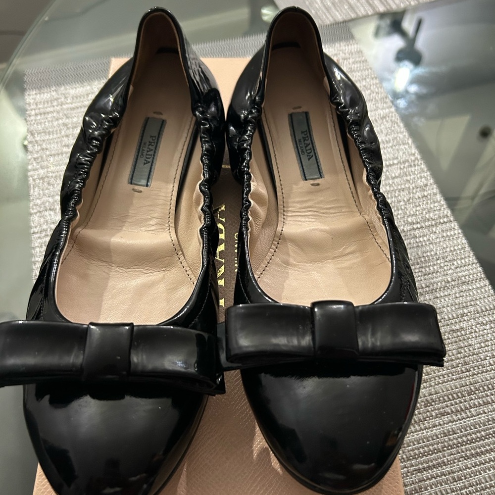 Prada Black Patent Leather Flats in Great Condition
